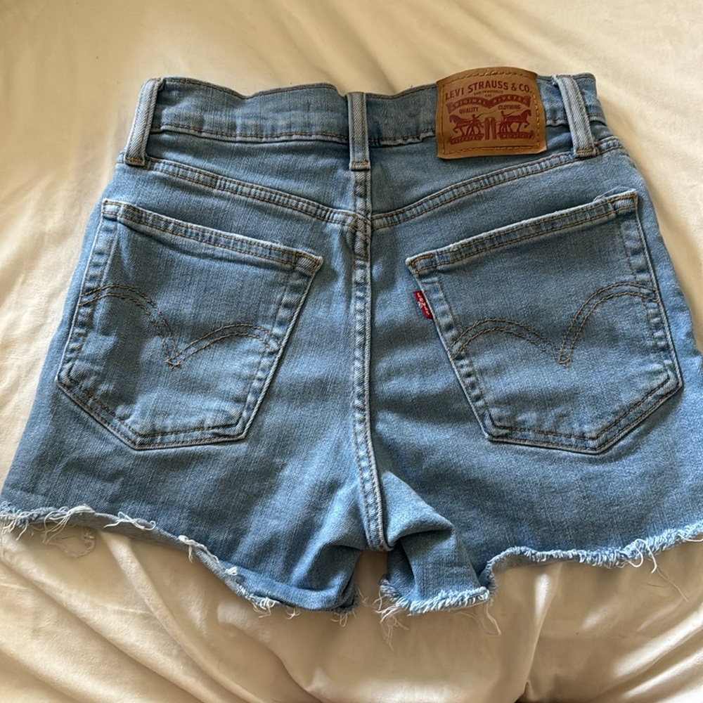 LEVIS High Rise Shorts - Picture 2 of 5